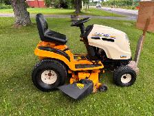 Cub Cadet LT1046 46 'cut Lawn tractor - Photo 2