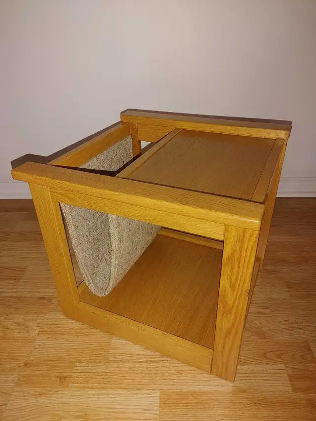 Table basse en chêne avec porte journaux / revues ( Québec )