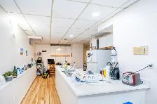 HIGH CEILING 3BR BSMT W/ LARGE WINDOWS AND LIVING! BLOOR/SPADINA - Photo 2