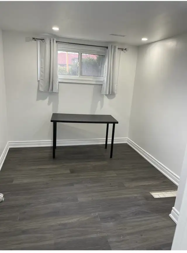 WALKOUT BASEMENT ( 2 BHK) FOR RENT IN MALTON