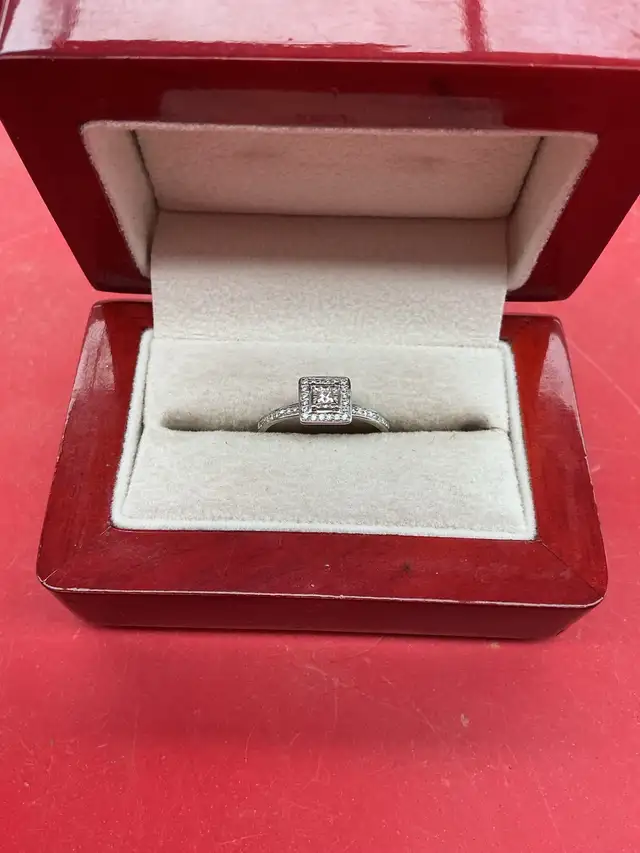 solitaire en or blanc 14K
