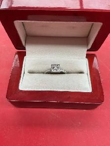 solitaire en or blanc 14K