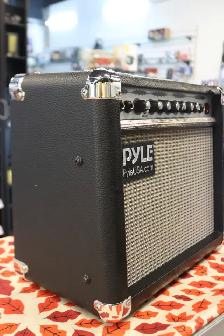 Pyle PVAMP60 60 Watt Guitar AMP w/ 8-inch Speaker (#38906-3) - Photo 4
