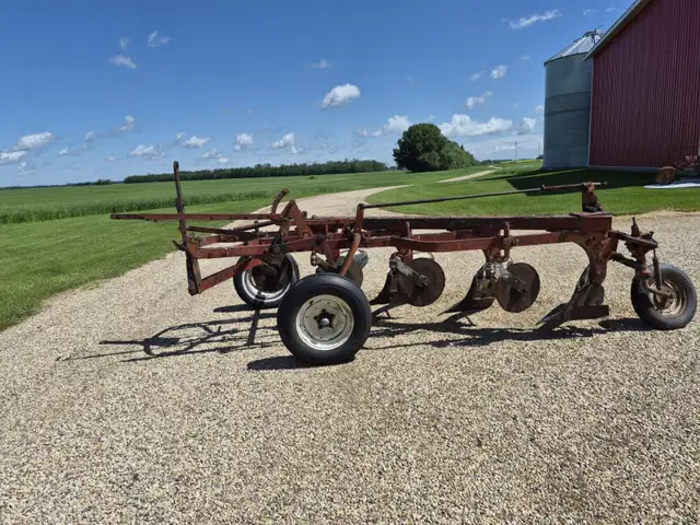 International Harvester No. 70 4 bottom plow