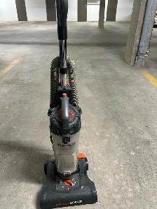 Upright vacuum