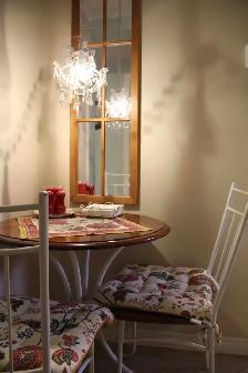 Furnished Utilities & Internet Included Downtown Apart. Sept 1! - Photo 3