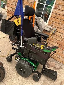 power wheel chair or electric wheelchair - Photo 2