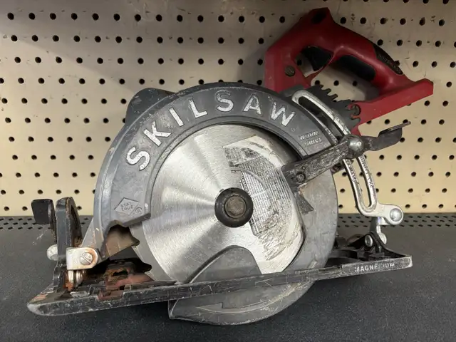 Skilsaw SPTH77M 48V Brushless Wormdrive Circular Saw