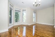 HUGE LUXURY 4BR 3WR UPPER UNIT W/ TWO DECKS! STEPS TO U OF T! - Photo 2