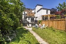 HUGE LUXURY 4BR 3WR UPPER UNIT W/ TWO DECKS! STEPS TO U OF T! - Photo 10