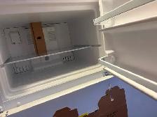 Selling brand new Whirlpool fridge. Asking price $900. - Photo 2