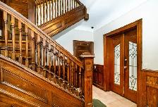 BEAUTIFUL 3BR MAIN IN GORGEOUS VICTORIAN HOME W/ LIVING AND DECK - Photo 2