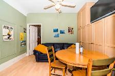BEAUTIFUL 3BR MAIN IN GORGEOUS VICTORIAN HOME W/ LIVING AND DECK - Photo 6