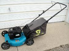 YARDWORKS REAR BAG GAS LAWNMOWER