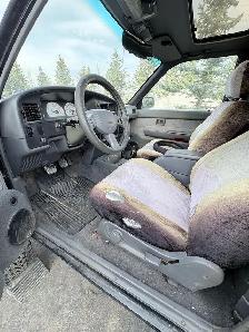1990 Toyota pick up - Photo 3
