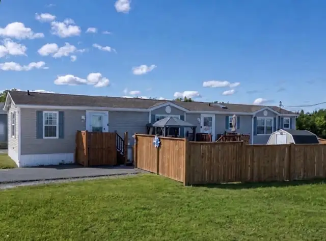 3 Beds 2 Baths - House