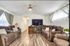 3 Beds 2 Baths - House - Photo 2