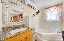 3 Beds 2 Baths - House - Photo 6