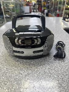 Nexxtech 1412237 portable CD boombox with radio