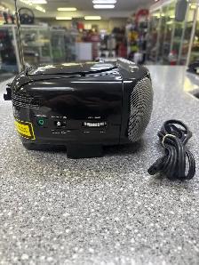 Nexxtech 1412237 portable CD boombox with radio - Photo 5