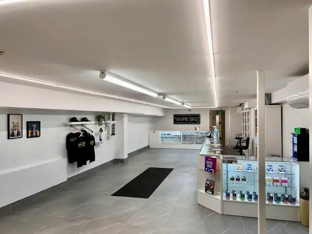 Cashier & Sales Associate - (VapeShop)Downtown Toronto