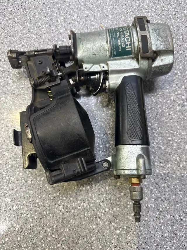 Hitachi NV45AB2 1-3/4" Coil Roofing Nailer