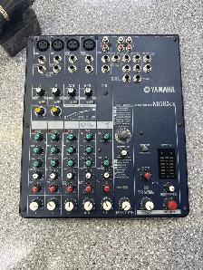 Yamaha MG82CX 8 Channel mixing console - Photo 2