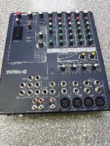 Yamaha MG82CX 8 Channel mixing console - Photo 5