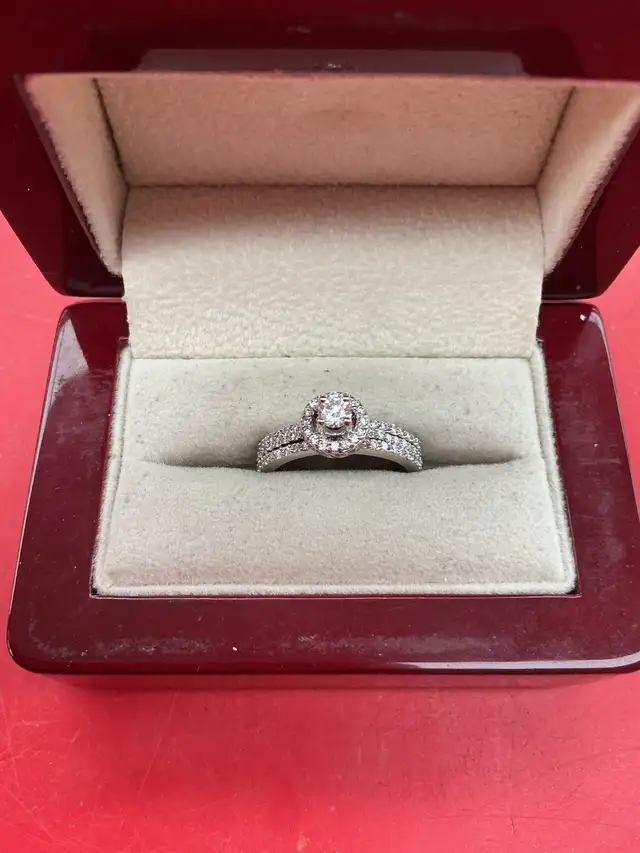 bague de mariage 14K avec diamants