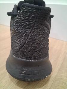Nike Kyrie 3 - Photo 3