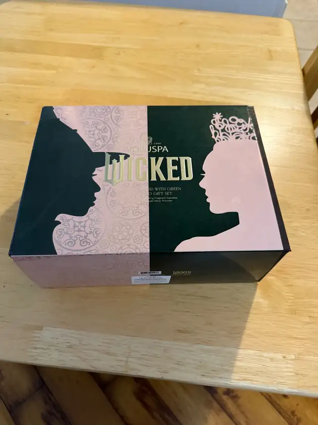 Wicked Fragrant Candle & One Voluspa Cold Wick Trimmer