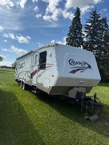2005 Crossroad Cruiser Travel Trailer - Photo 2