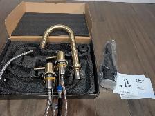 Brand New Gold Bathroom Faucet For Sale - Photo 2