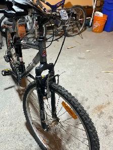 Raleigh tomahawk shimano 7 speed mountain bike $75 - Photo 2