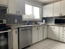 Fully furnished room for rent near Algonquin
