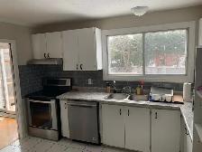 Fully furnished room for rent near Algonquin - Photo 2