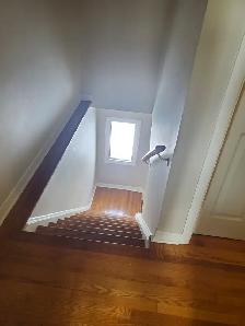 Fully furnished room for rent near Algonquin - Photo 7