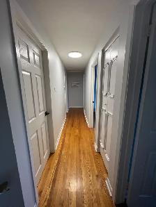 Fully furnished room for rent near Algonquin - Photo 13