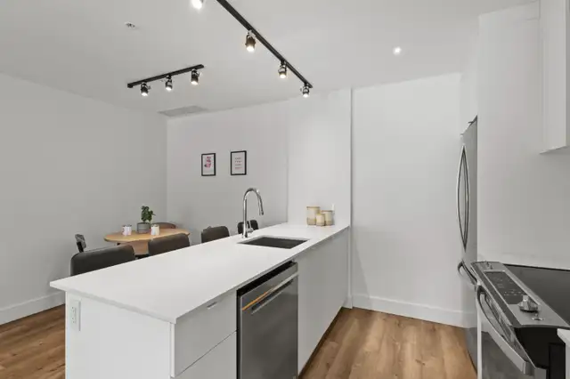 FURNISHED ROOM IN SHARED 4-BED UNIT - STEPS TO CONCORDIA