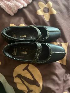 used shoes size 61/2