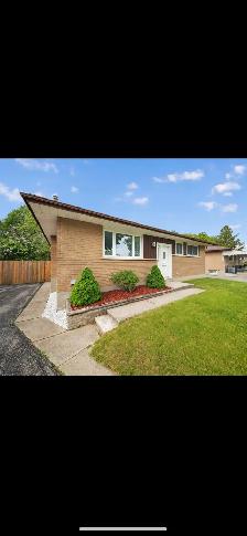 Move-In Ready Detached House | Prime Location