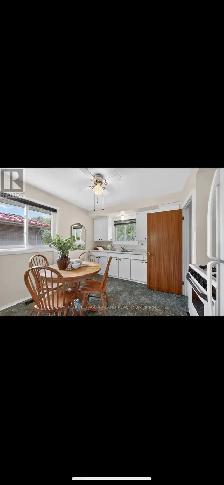 Move-In Ready Detached House | Prime Location - Photo 2