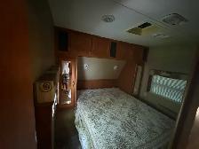 2011 34 ft Kingsport by Gulf Stream - Photo 2