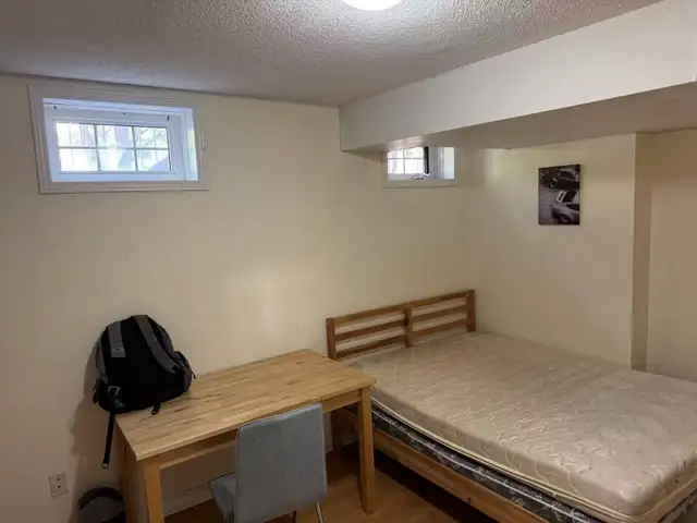 rooms for rent at York University village