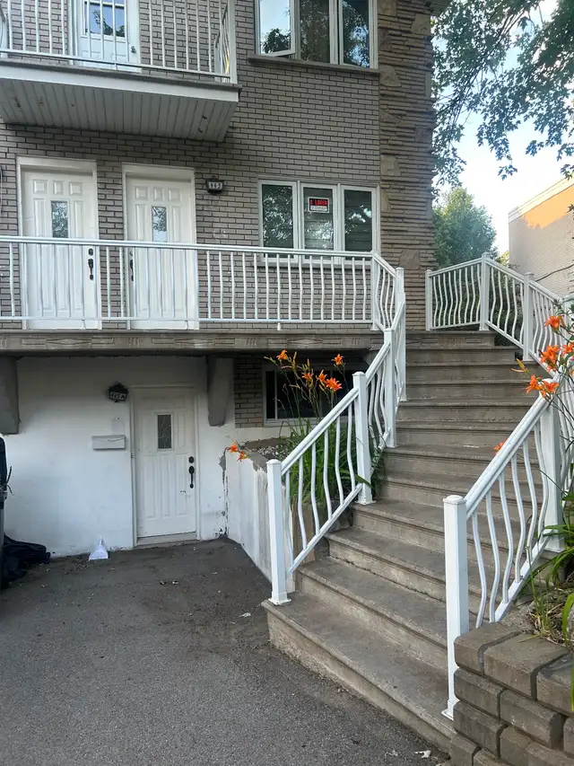 Grand 51/2 Rez-chaussée Laval-des-rapides 1800$/mois