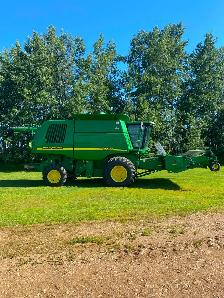 2001 John Deere 9750 Combine
