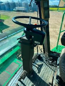 2001 John Deere 9750 Combine - Photo 7