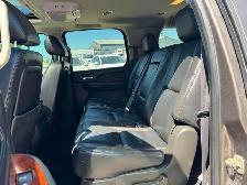 2011 GMC Yukon XL SLT1 - Photo 16