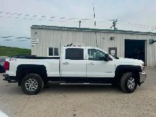 2018 Chevrolet Silverado 2500HD LT - Photo 2