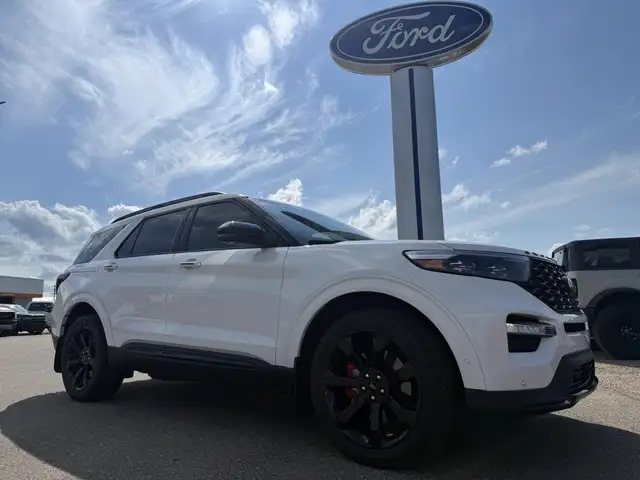 2022 Ford Explorer ST / LOADED! / 400HP! / STREET PACK! / TECH P